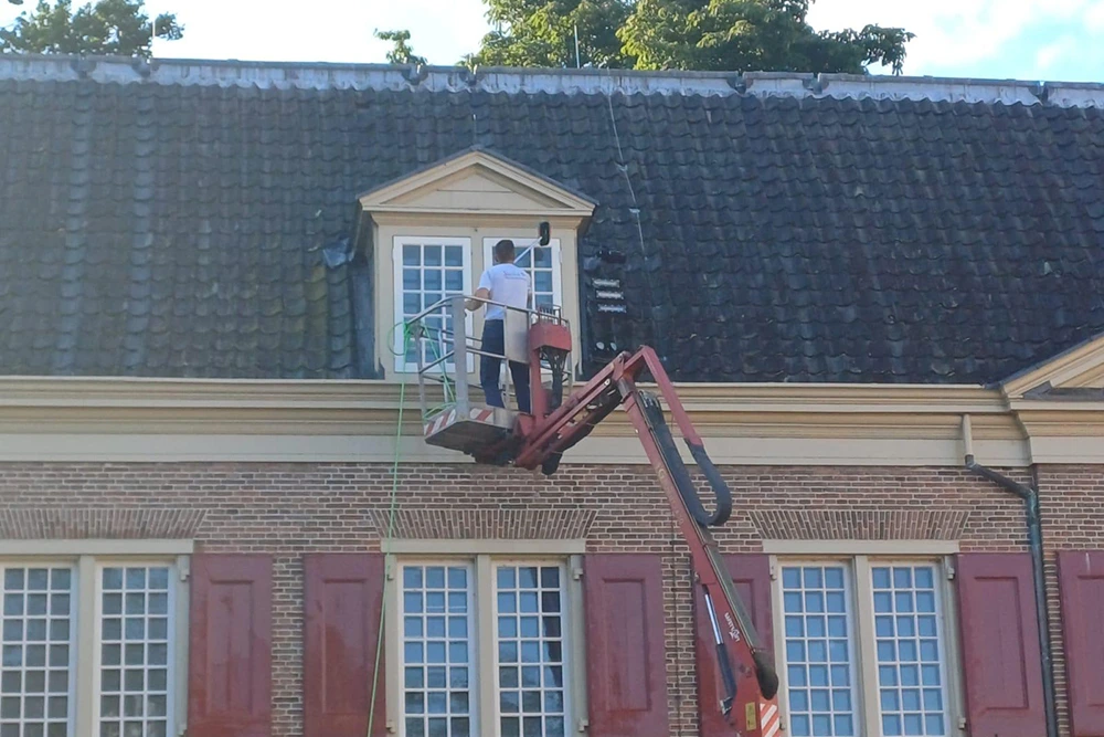 Glasbewassing door schoonmaakbedrijf van Eck uit Zeist